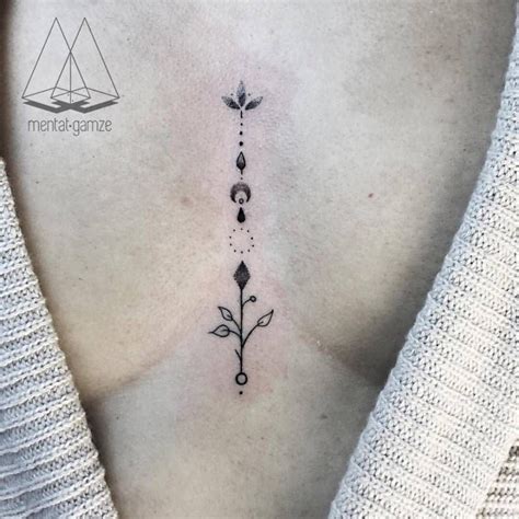 tatuajes entre los senos|1.TATTOO.SENOS